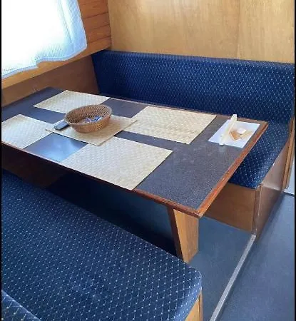 Zouw Hausboat Zakotven -pouze Úszó hotel Roudnice nad Labem