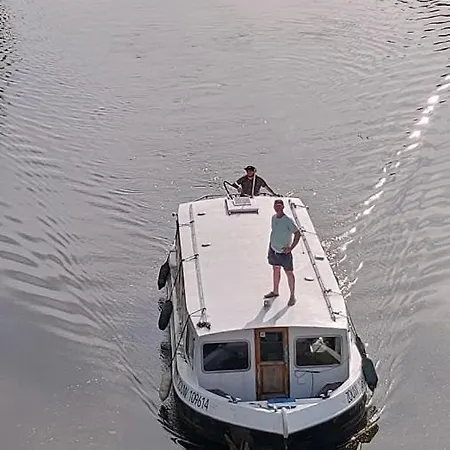 Zouw Hausboat Zakotven -pouze Bådhotel *