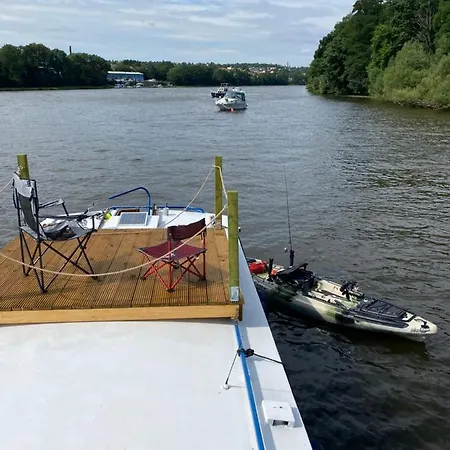 Botel Zouw Hausboat Zakotven -pouze