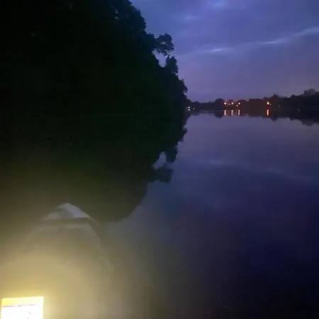 Zouw Hausboat Zakotven -pouze Botel