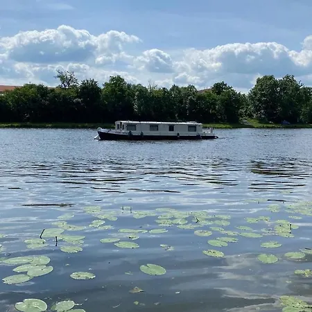 Zouw Hausboat Zakotven -pouze Bådhotel