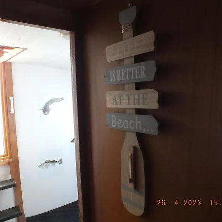 Bådhotel Zouw Hausboat Zakotven -pouze Roudnice nad Labem