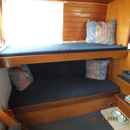 Zouw Hausboat Zakotven -pouze Bådhotel *