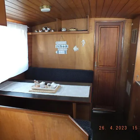 Zouw Hausboat Zakotven -pouze *