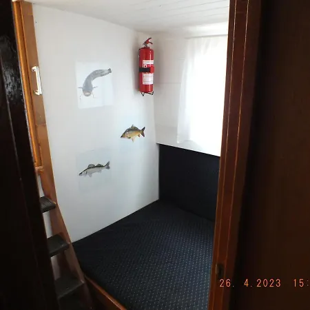 Bådhotel Zouw Hausboat Zakotven -pouze Roudnice nad Labem