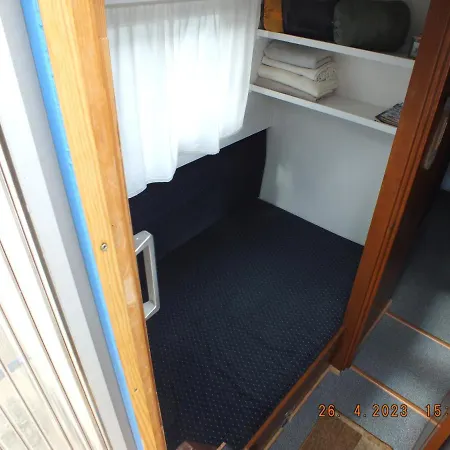 Zouw Hausboat Zakotven -pouze Bådhotel