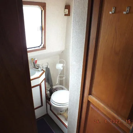 Zouw Hausboat Zakotven -pouze Bådhotel *