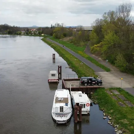 Zouw Hausboat Zakotven -pouze Bådhotel *