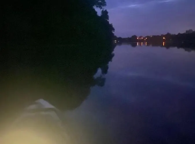 Zouw Hausboat Zakotven -pouze Ubytovaní Botel