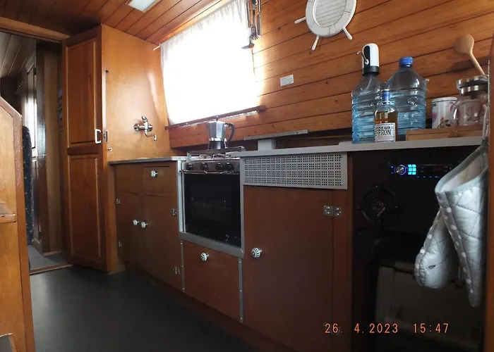 Zouw Hausboat Zakotven -pouze Ubytovaní