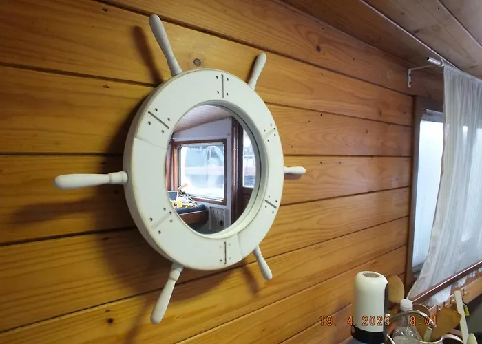 Zouw Hausboat Zakotven -pouze Ubytovaní Botel *