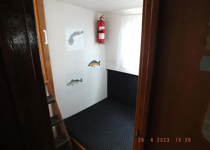 Botel Zouw Hausboat Zakotven -pouze Ubytovaní Roudnice nad Labem
