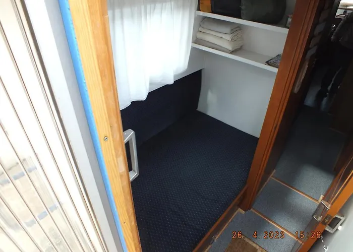 Zouw Hausboat Zakotven -pouze Ubytovaní Botel