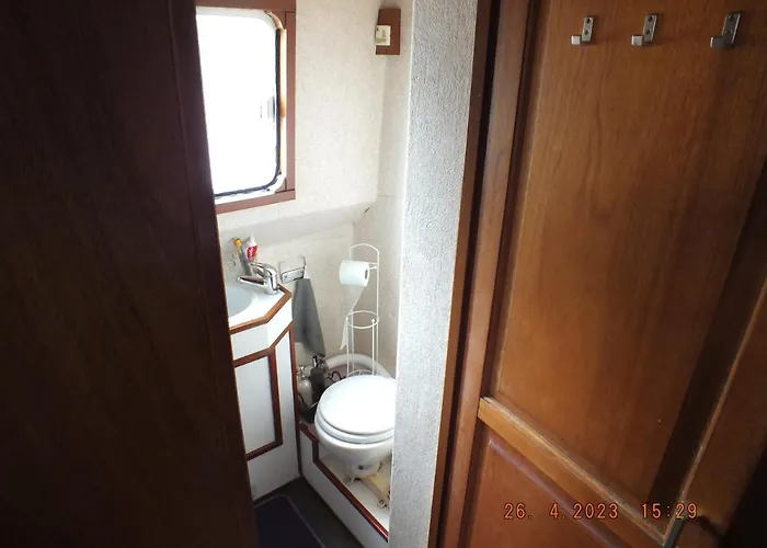 Zouw Hausboat Zakotven -pouze Ubytovaní Botel *