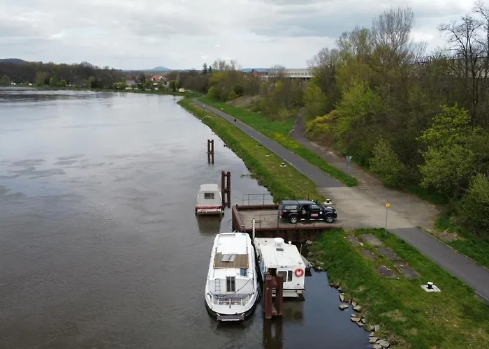 Zouw Hausboat Zakotven -pouze Ubytovaní Botel *