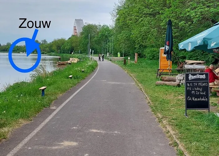 Zouw Hausboat Zakotven -pouze Ubytovaní Botel *